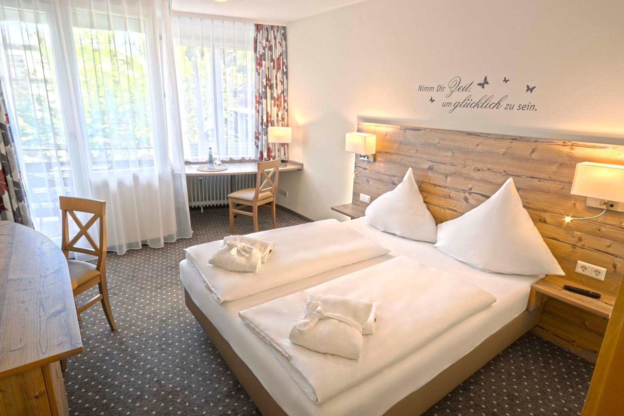 Doppelzimmer mit Balkon